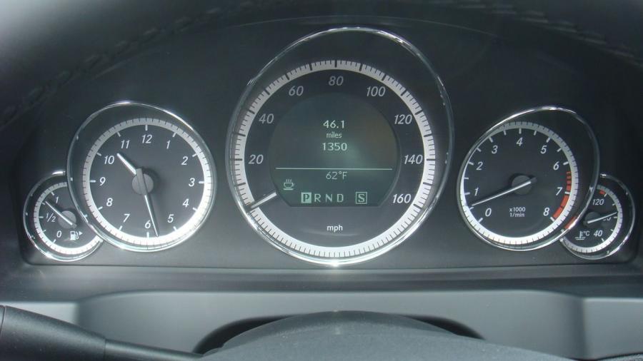  Mercedes-Benz E-Class Coupe 2010 года  (фото 55 из 84)